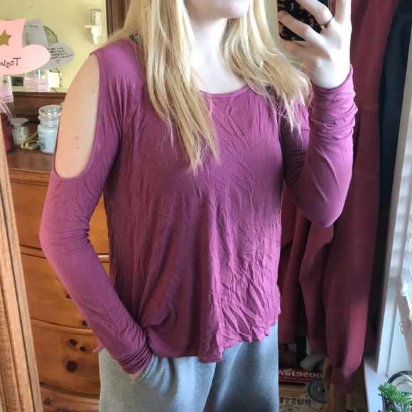 AE soft & sexy open shoulder top - Picture 1 of 1